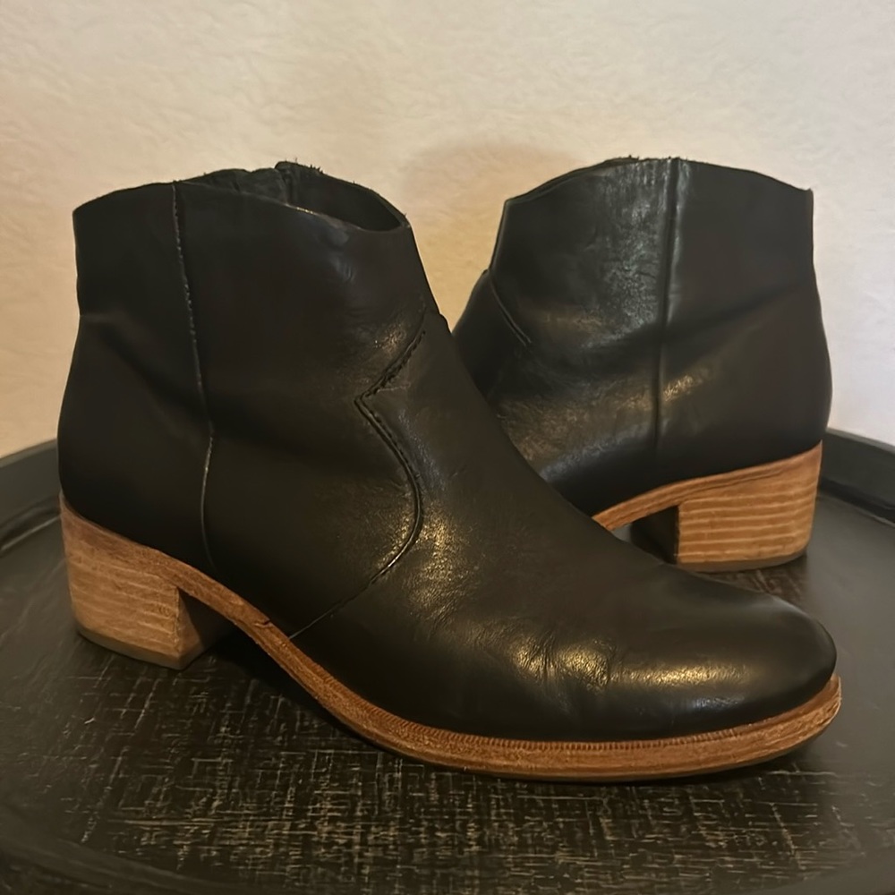 Kork-Ease booties